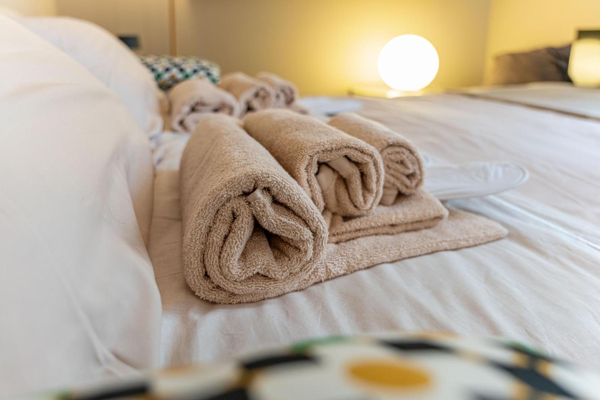 -Near Arena & Parking - Pet Friendly Historical Arena Palace Apartment Верона Екстериор снимка