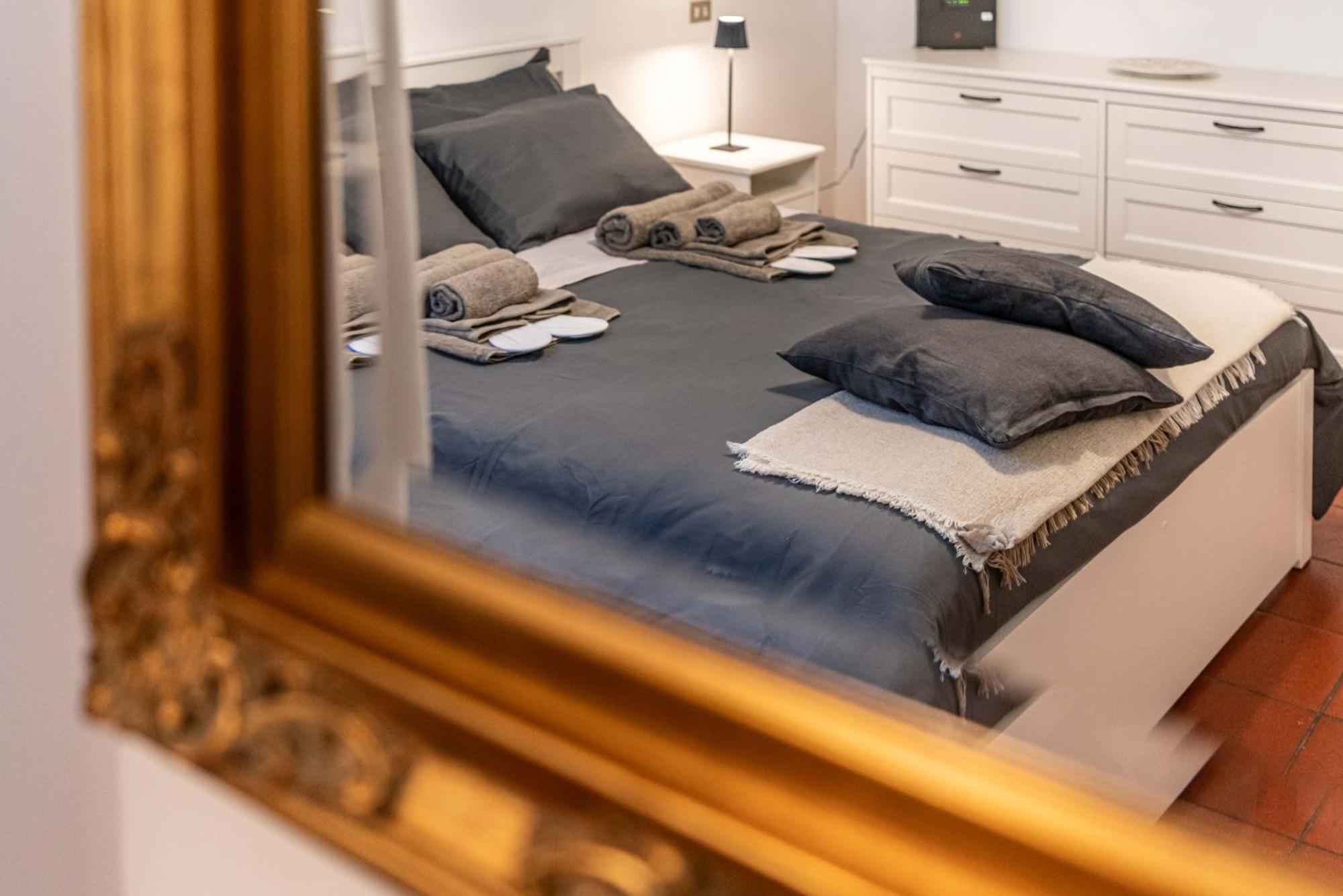 -Near Arena & Parking - Pet Friendly Historical Arena Palace Apartment Верона Екстериор снимка